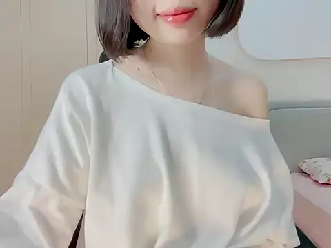 Snapshot of ggLovee chatting on 10/17/25, 09:50 ggLovee online show from 10/17/25, 09:50