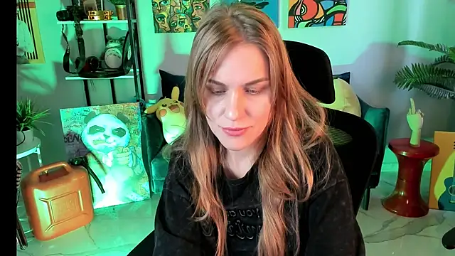 Snapshot of VanessaMates chatting on 09/19/25, 05:42 VanessaMates online show from 09/19/25, 05:42