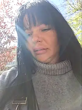 Snapshot of Ella_sweety00 chatting on 04/16/26, 10:16 Ella sweety00 online show from 04/16/26, 10:16