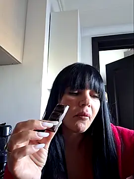 Snapshot of Ella_sweety00 chatting on 06/18/26, 02:32 Ella sweety00 online show from 06/18/26, 02:32
