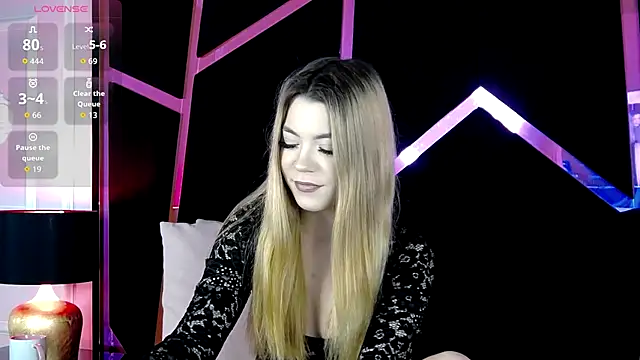 Snapshot of Breezelle chatting on 12/15/25, 05:50 Breezelle online show from 12/15/25, 05:50