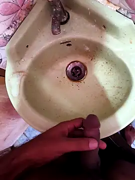 Snapshot of Alimbaby chatting on 11/29/25, 11:13 Alimbaby online show from 11/29/25, 11:13