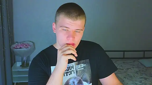 kittenmurr online show from 11/02/25, 10:23