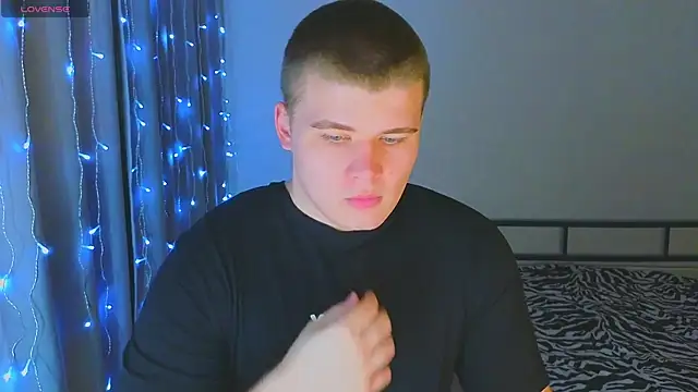 kittenmurr online show from 12/19/25, 01:56