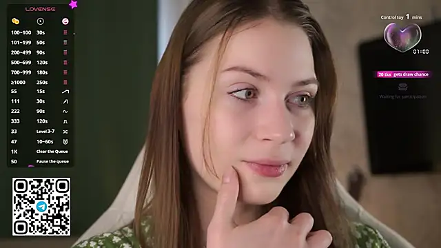 Snapshot of Stella_of_steel chatting on 10/19/25, 10:05 Stella of steel online show from 10/19/25, 10:05