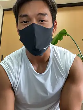 Snapshot of masucle216 chatting on 09/18/25, 04:47 masucle216 online show from 09/18/25, 04:47