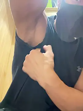 Snapshot of masucle216 chatting on 10/24/25, 02:35 masucle216 online show from 10/24/25, 02:35