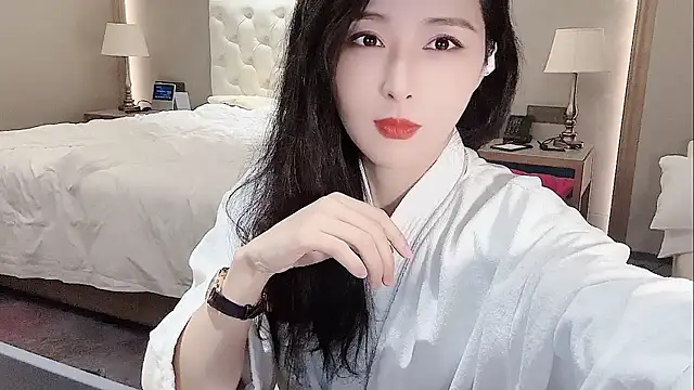 Snapshot of Ianxuan chatting on 10/18/25, 02:36 Ianxuan online show from 10/18/25, 02:36