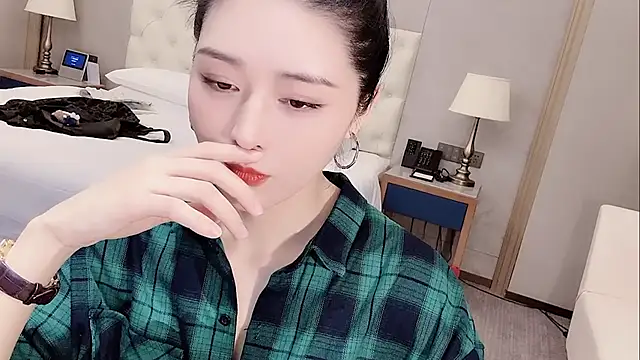 Snapshot of Ianxuan chatting on 10/31/25, 03:51 Ianxuan online show from 10/31/25, 03:51