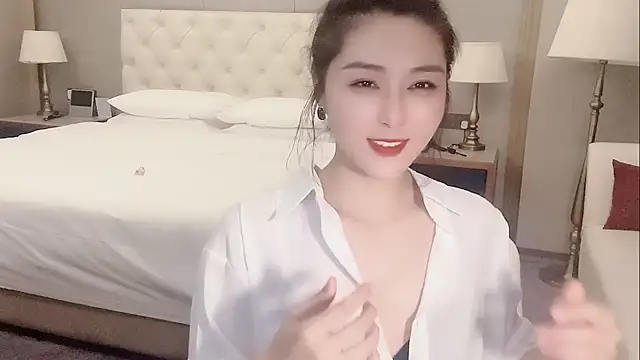 Snapshot of Ianxuan chatting on 12/19/25, 12:23 Ianxuan online show from 12/19/25, 12:23