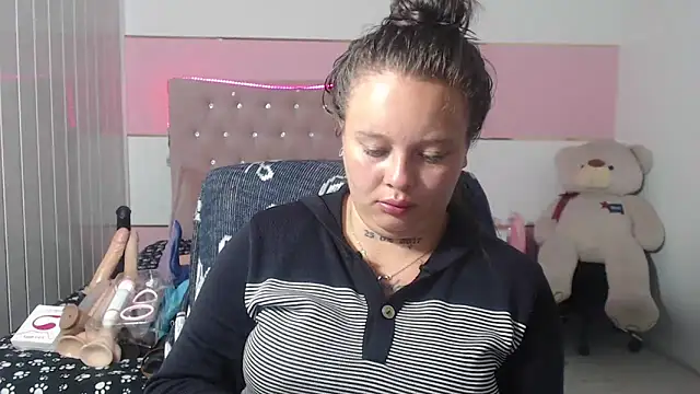 Snapshot of patty_squirt_ chatting on 02/22/25, 02:50 patty squirt online show from 02/22/25, 02:50