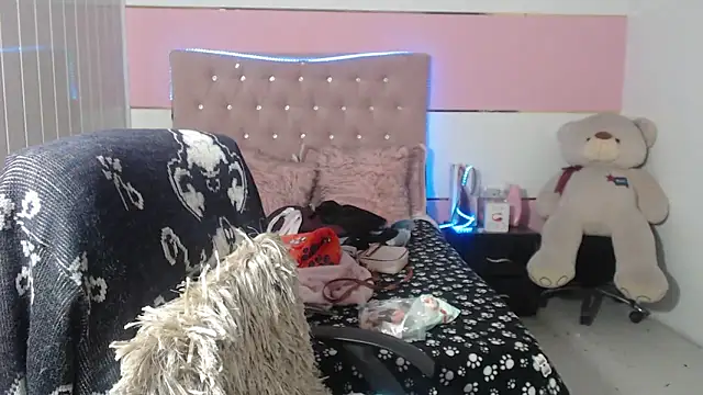 Snapshot of patty_squirt_ chatting on 03/07/25, 03:08 patty squirt online show from 03/07/25, 03:08