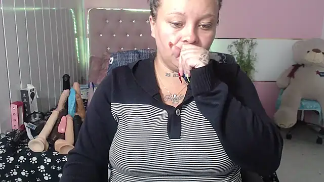 Snapshot of patty_squirt_ chatting on 09/16/25, 02:56 patty squirt online show from 09/16/25, 02:56