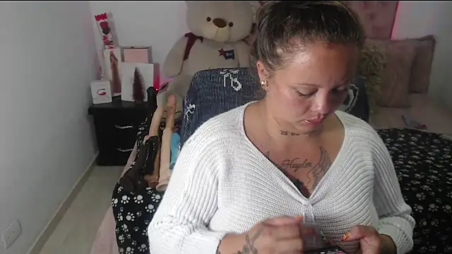 Snapshot of patty_squirt_ chatting on 10/01/25, 02:39 patty squirt online show from 10/01/25, 02:39