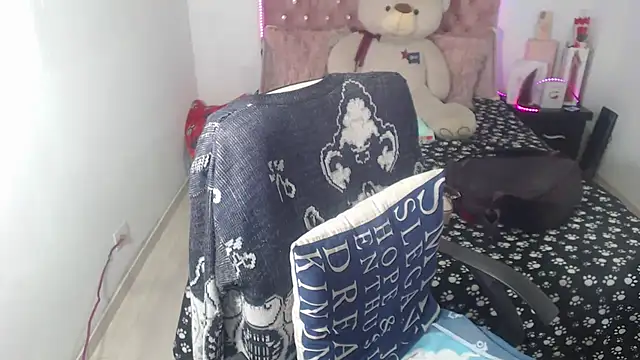 Snapshot of patty_squirt_ chatting on 10/29/25, 02:47 patty squirt online show from 10/29/25, 02:47