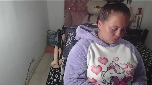 Snapshot of patty_squirt_ chatting on 11/15/25, 03:04 patty squirt online show from 11/15/25, 03:04