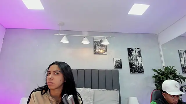 violet and myers online show from 11/04/25, 11:31