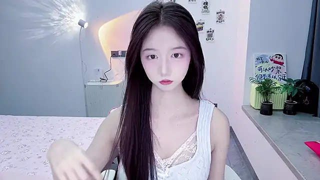 Snapshot of suger-TT chatting on 10/08/25, 12:14 suger-TT online show from 10/08/25, 12:14