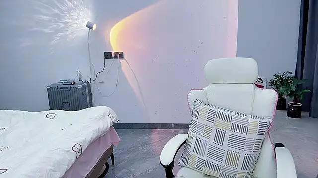 Snapshot of suger-TT chatting on 12/13/25, 07:53 suger-TT online show from 12/13/25, 07:53