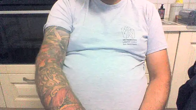 Snapshot of lukeluke69 chatting on 09/19/25, 11:27 lukeluke69 online show from 09/19/25, 11:27