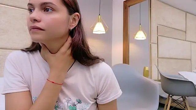 Snapshot of Ashley_HotGirl chatting on 12/19/25, 06:04 Ashley HotGirl online show from 12/19/25, 06:04