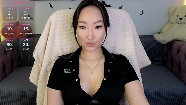 Snapshot of Mary_Driden chatting on 10/31/25, 11:00 Mary Driden online show from 10/31/25, 11:00