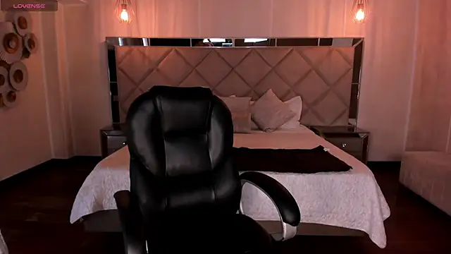 MilaColeman online show from 11/03/25, 07:04