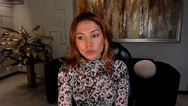 Snapshot of AmberColors_ chatting on 09/23/25, 07:28 AmberColors online show from 09/23/25, 07:28