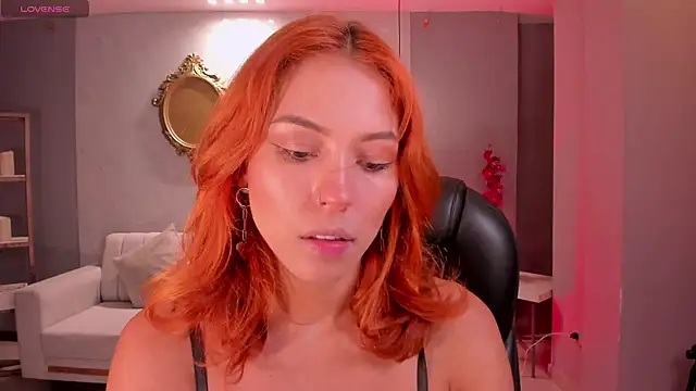 Snapshot of AmberColors_ chatting on 11/14/25, 07:23 AmberColors online show from 11/14/25, 07:23