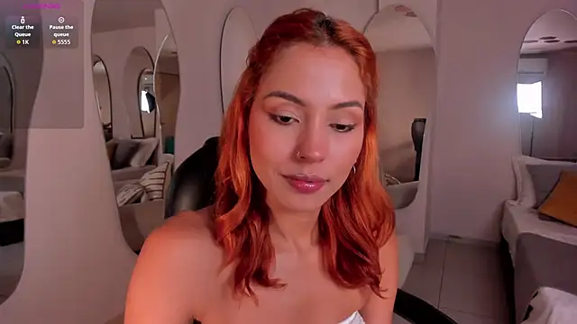 Snapshot of AmberColors_ chatting on 11/21/25, 07:34 AmberColors online show from 11/21/25, 07:34