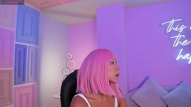 Snapshot of AmberColors_ chatting on 11/26/25, 07:37 AmberColors online show from 11/26/25, 07:37