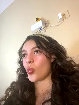 AriaHeavenss online show from 10/02/25, 01:45