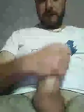 Snapshot of danmep8387 chatting on 10/19/25, 04:57 danmep8387 online show from 10/19/25, 04:57