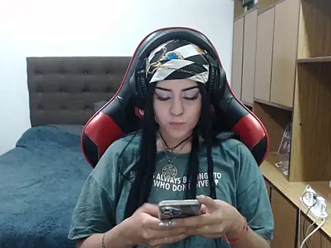 bluegoddessstoned online show from 12/16/25, 08:47