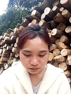 Snapshot of EllyBaby20 chatting on 12/16/25, 01:43 EllyBaby20 online show from 12/16/25, 01:43