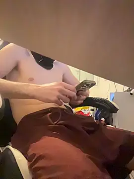 Snapshot of tok_lo24 chatting on 02/15/26, 01:09 tok lo24 online show from 02/15/26, 01:09