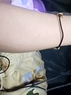 Snapshot of Kuncute chatting on 09/18/25, 11:07 Kuncute online show from 09/18/25, 11:07