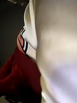 Snapshot of Kuncute chatting on 12/15/25, 06:12 Kuncute online show from 12/15/25, 06:12