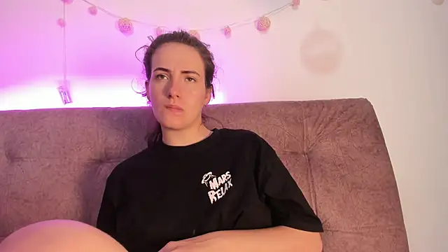 Snapshot of katalella_brown1 chatting on 09/26/25, 12:42 katalella brown1 online show from 09/26/25, 12:42