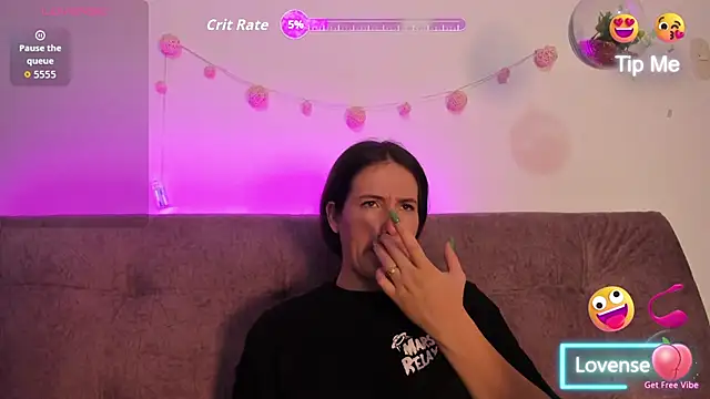 Snapshot of katalella_brown1 chatting on 10/17/25, 11:46 katalella brown1 online show from 10/17/25, 11:46