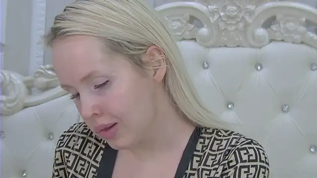 Snapshot of EllieFrosty_ chatting on 04/18/26, 10:10 EllieFrosty online show from 04/18/26, 10:10