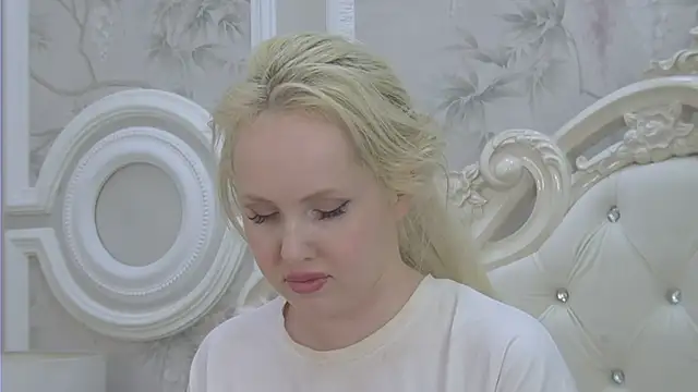 Snapshot of EllieFrosty_ chatting on 05/19/26, 08:15 EllieFrosty online show from 05/19/26, 08:15