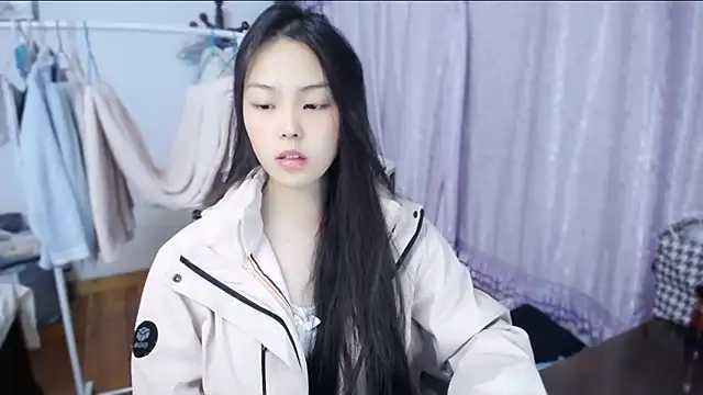 Snapshot of yao-yao_ chatting on 11/23/25, 01:55 yao-yao online show from 11/23/25, 01:55