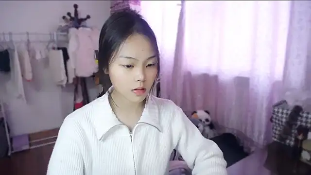 Snapshot of yao-yao_ chatting on 11/29/25, 05:21 yao-yao online show from 11/29/25, 05:21