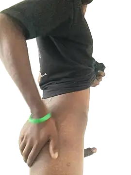 Snapshot of kavi1q1 chatting on 11/19/25, 01:16 kavi1q1 online show from 11/19/25, 01:16