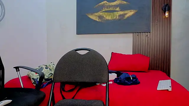 Snapshot of DylanGuss chatting on 10/12/25, 11:53 DylanGuss online show from 10/12/25, 11:53