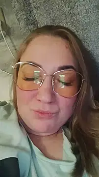 Snapshot of Kiss_Eva chatting on 12/28/24, 12:04 Kiss Eva online show from 12/28/24, 12:04