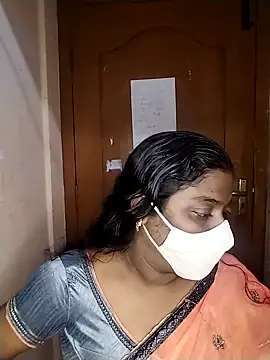 Snapshot of Megha_21 chatting on 09/18/25, 08:49 Megha 21 online show from 09/18/25, 08:49