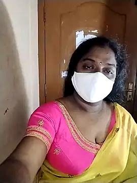 Snapshot of Megha_21 chatting on 10/14/25, 06:31 Megha 21 online show from 10/14/25, 06:31