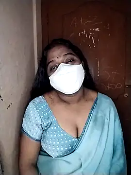 Snapshot of Megha_21 chatting on 10/28/25, 05:59 Megha 21 online show from 10/28/25, 05:59